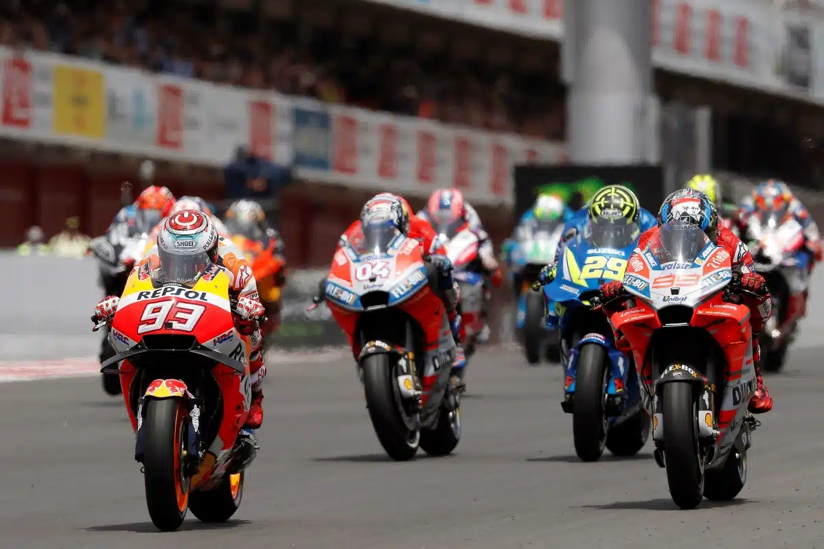 Dois grandes nomes da MotoGP querem sair na porrada em uma luta de