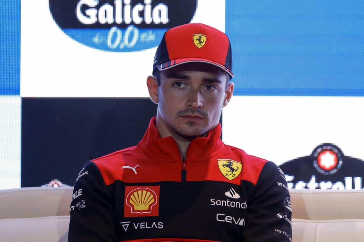 Ficamos sem palavras com a garagem de Charles Leclerc repleta de Ferraris veja os modelos