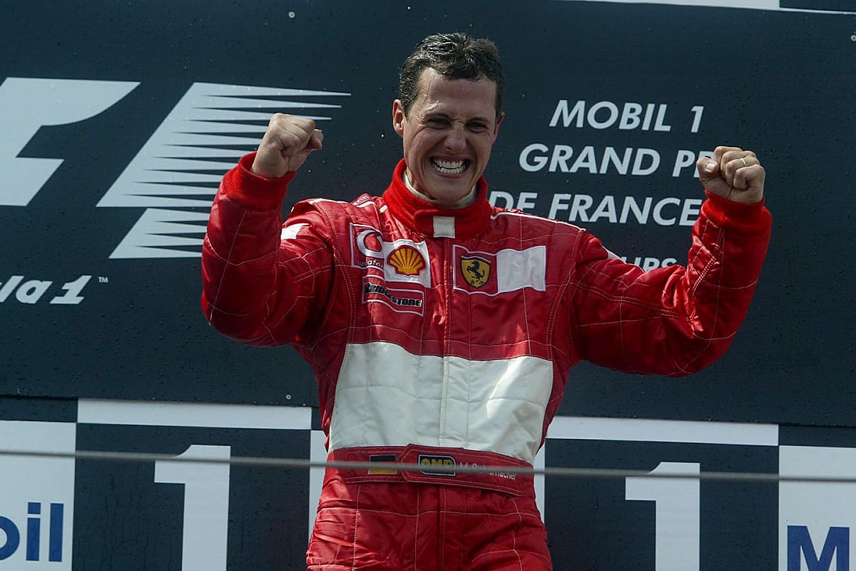 Mesmo 10 anos apos o acidente Michael Schumacher continua com fortuna de arrepiar o bigode Aparece junto com Jordan Messi e CR7