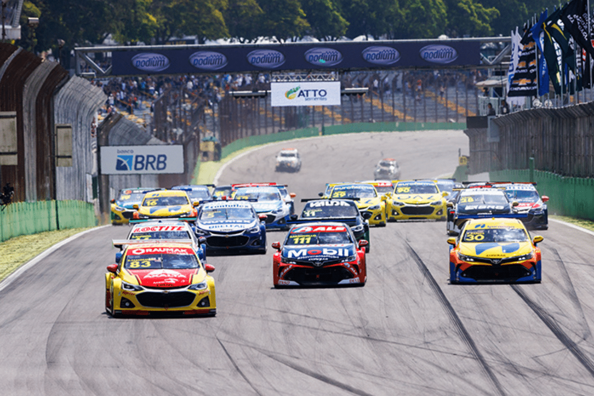 Crise faz Stock Car largar tradicoes e promover mudancas na categoria