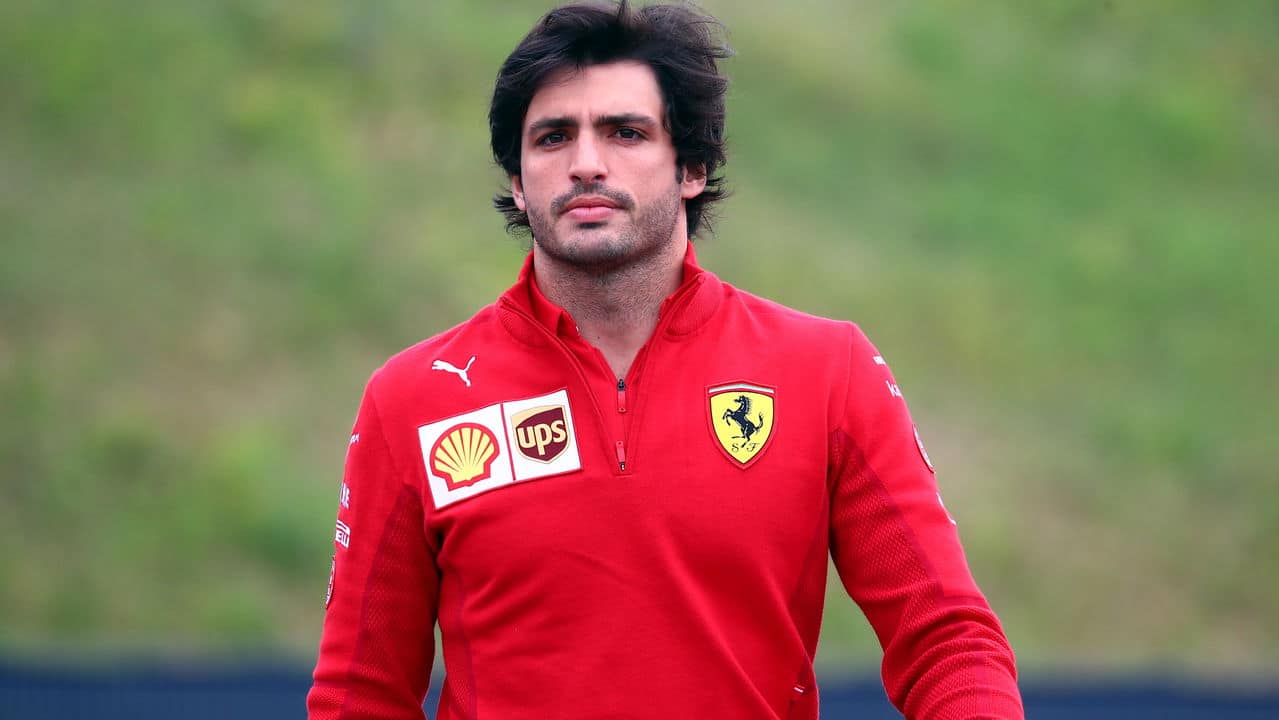 Carlos Sainz espera uma solucao para problema que esta atormentando a Ferrari