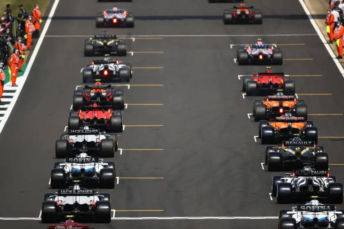 Quando ninguem mais esperava M. Schumacher colocou o macacao pra correr novamente na F1