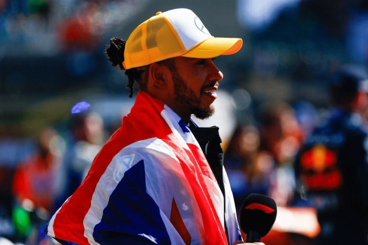 Torcedor da Ferrari recebe previsao preocupante sobre Lewis Hamilton na equipe